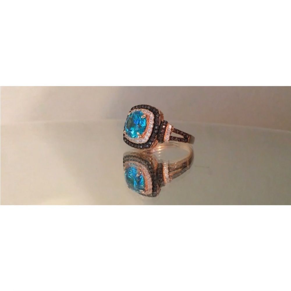 18k Radiant Blue Topaz and Champagne Diamonds Ring - Picture 4 of 7